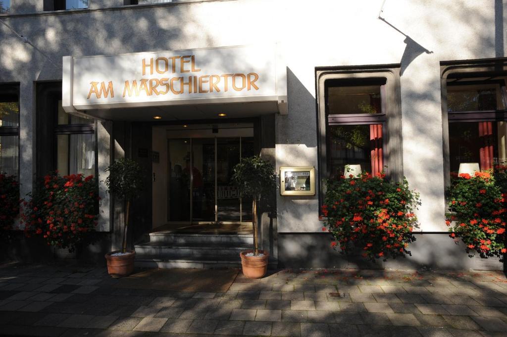 Hotel Am Marschiertor Aachen Bagian luar foto